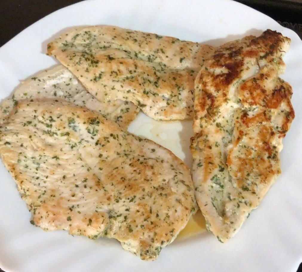 Filete de pollo al ajillo