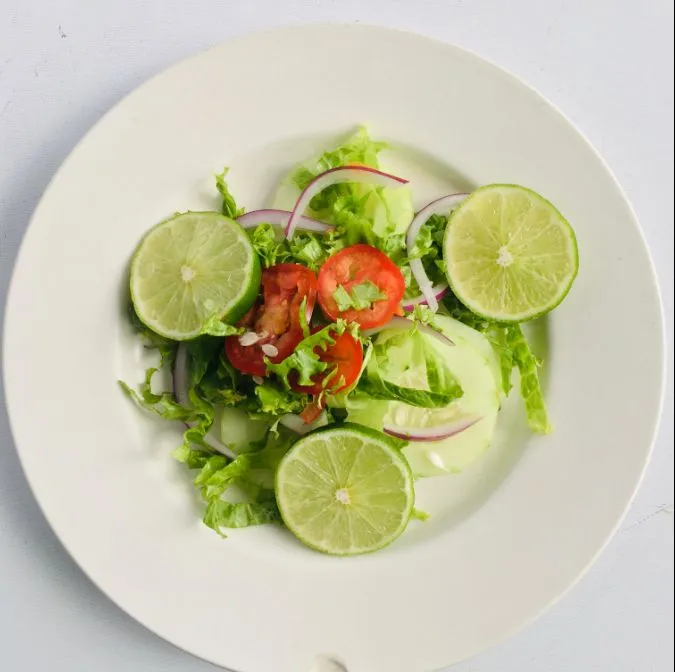 Ensalada Mixta con limón