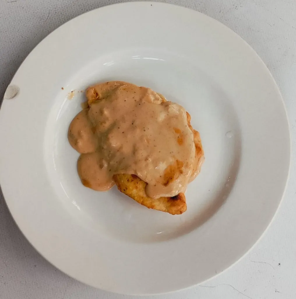 Filete de pollo en salsa de chipotle