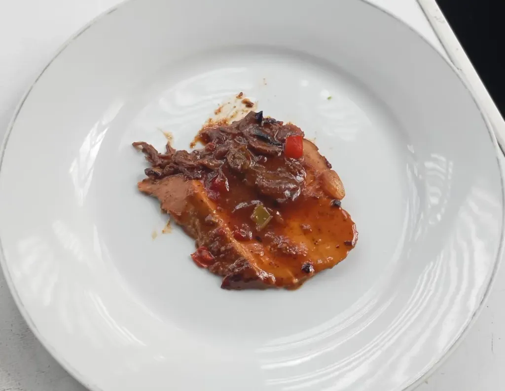 Lomo horneado con salsa de champiñones