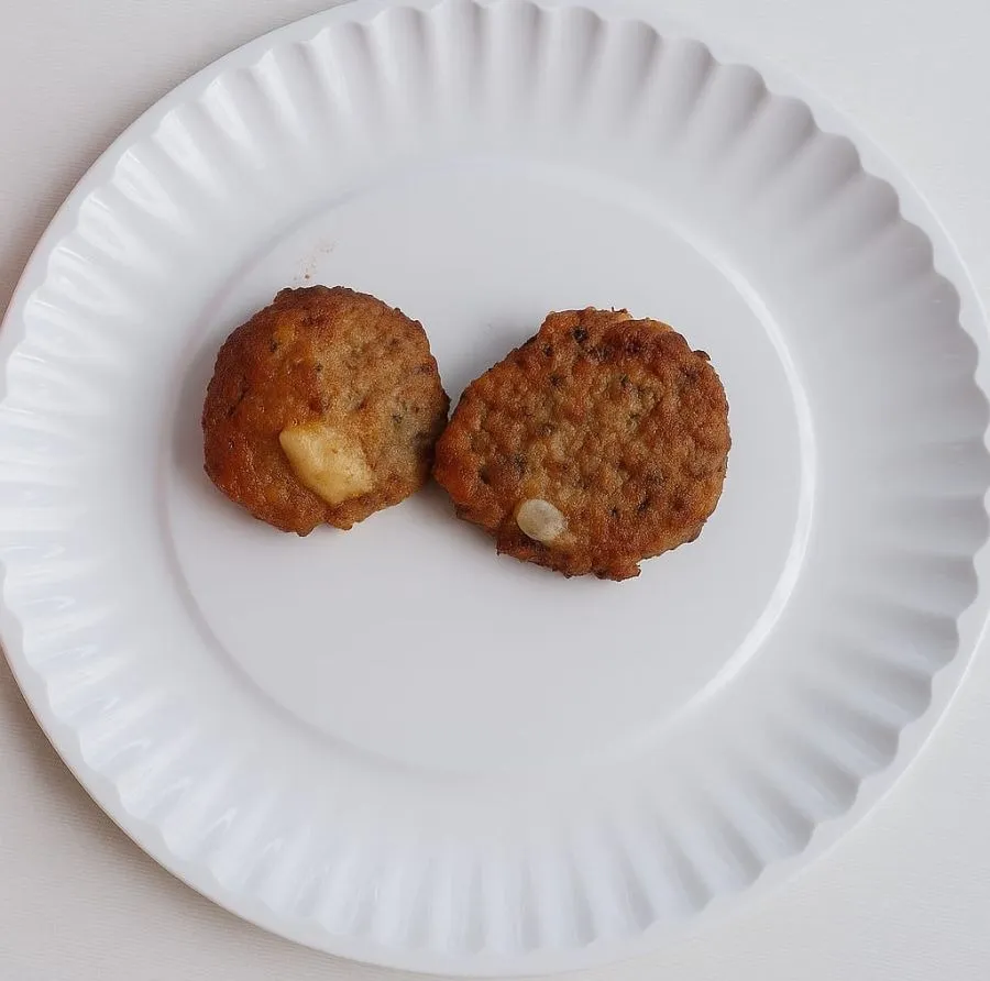Tortitas de papa rellenas de queso mozzarella